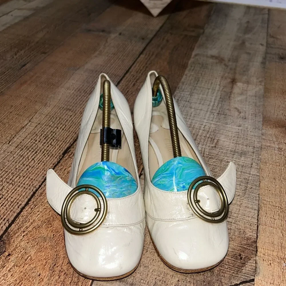 Chloé Women's Cream and Gold double ring buckle Ballet flats 37